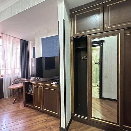 Royal Renaysance Hotel Yerevan Exterior photo