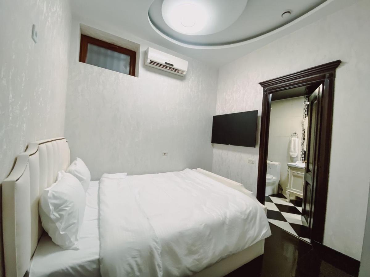 Royal Renaysance Hotel Yerevan Exterior photo