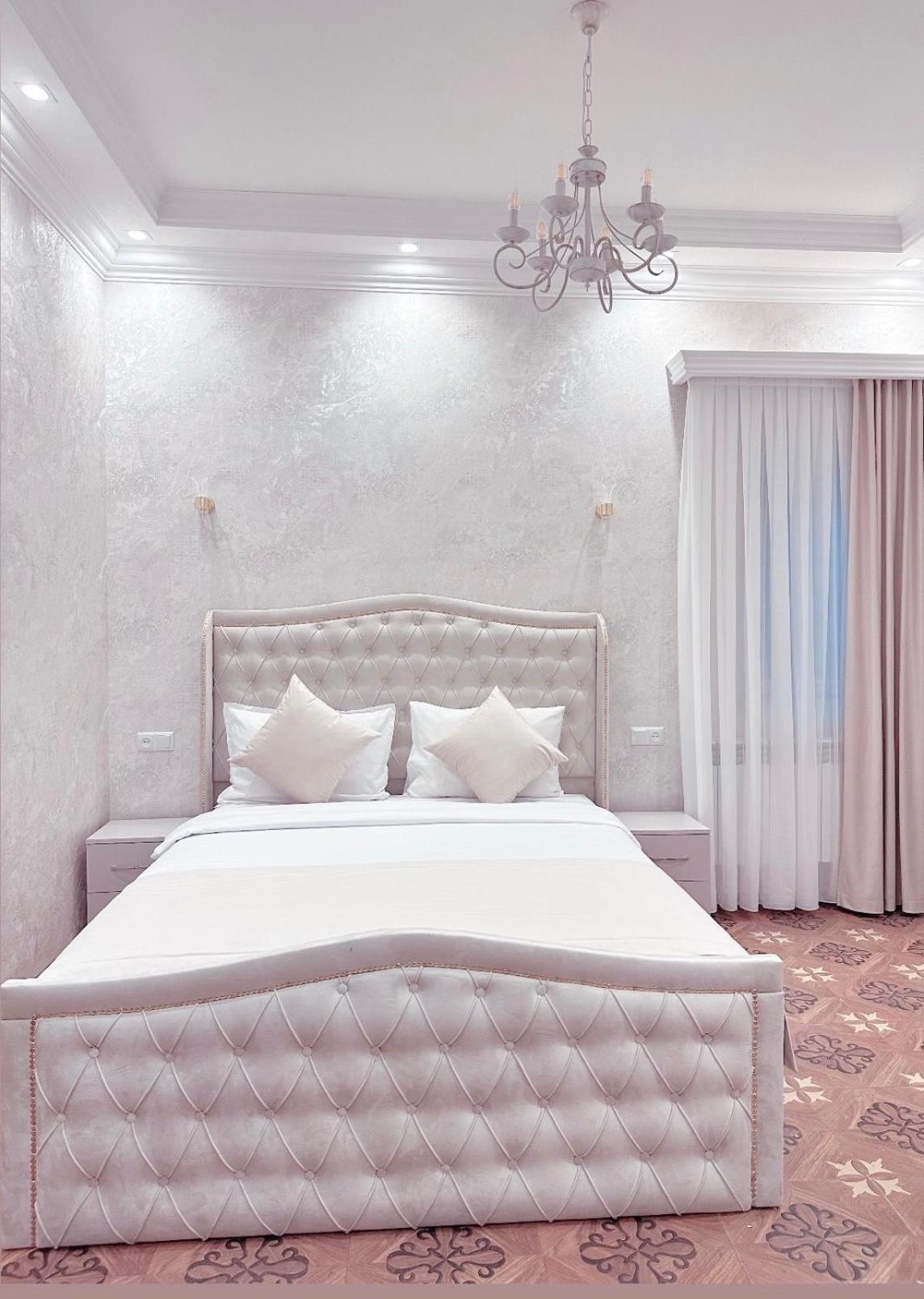 Royal Renaysance Hotel Yerevan Exterior photo