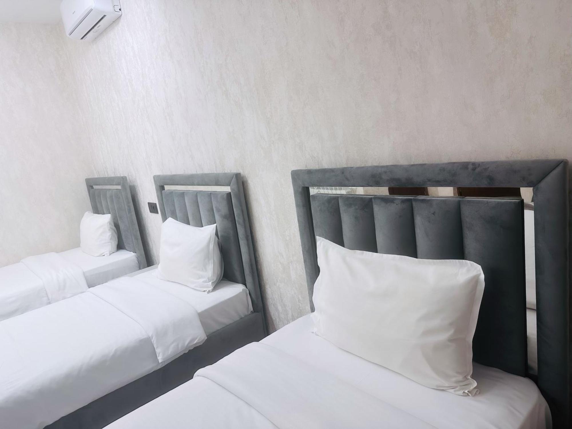 Royal Renaysance Hotel Yerevan Room photo
