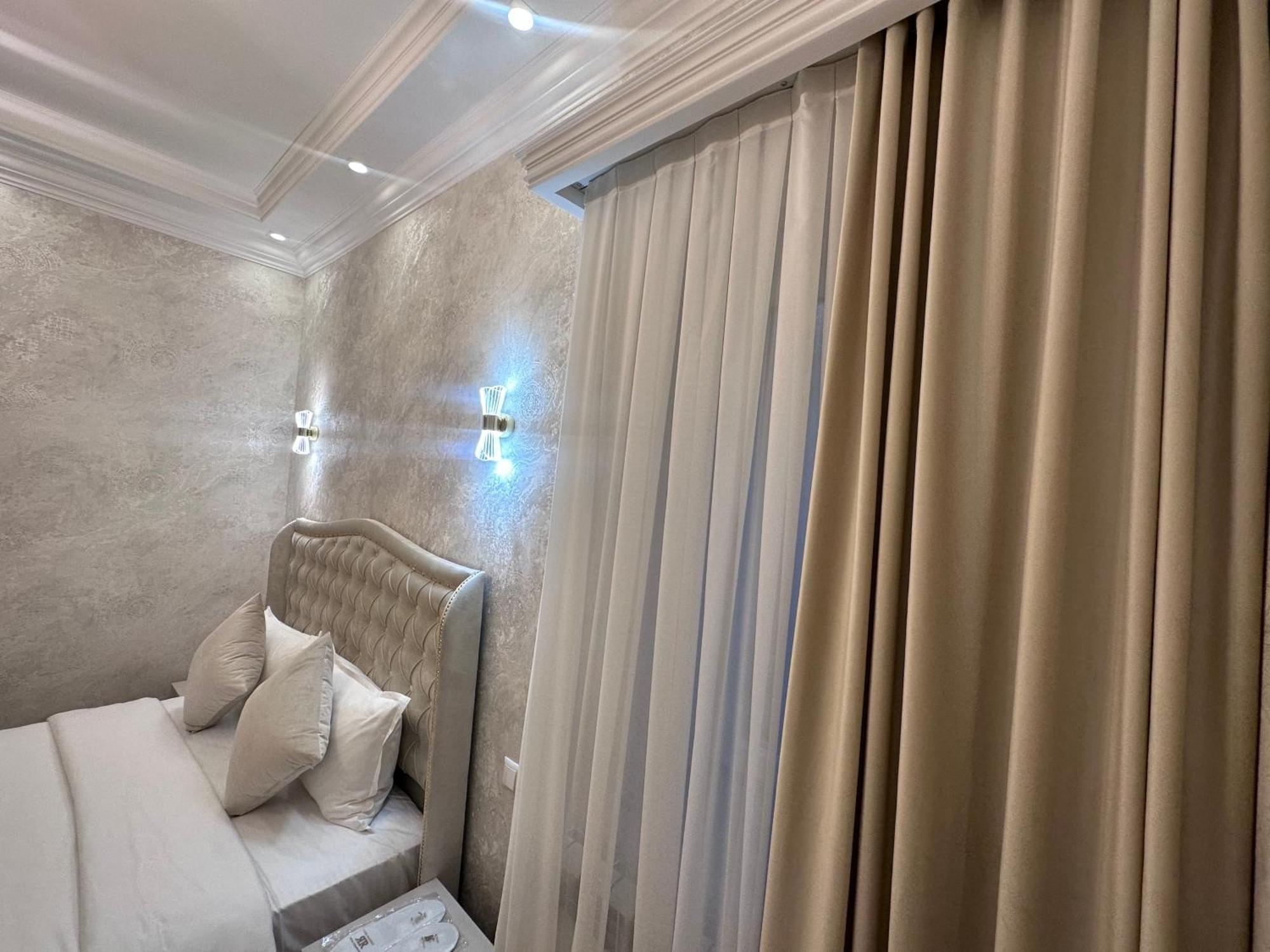 Royal Renaysance Hotel Yerevan Exterior photo