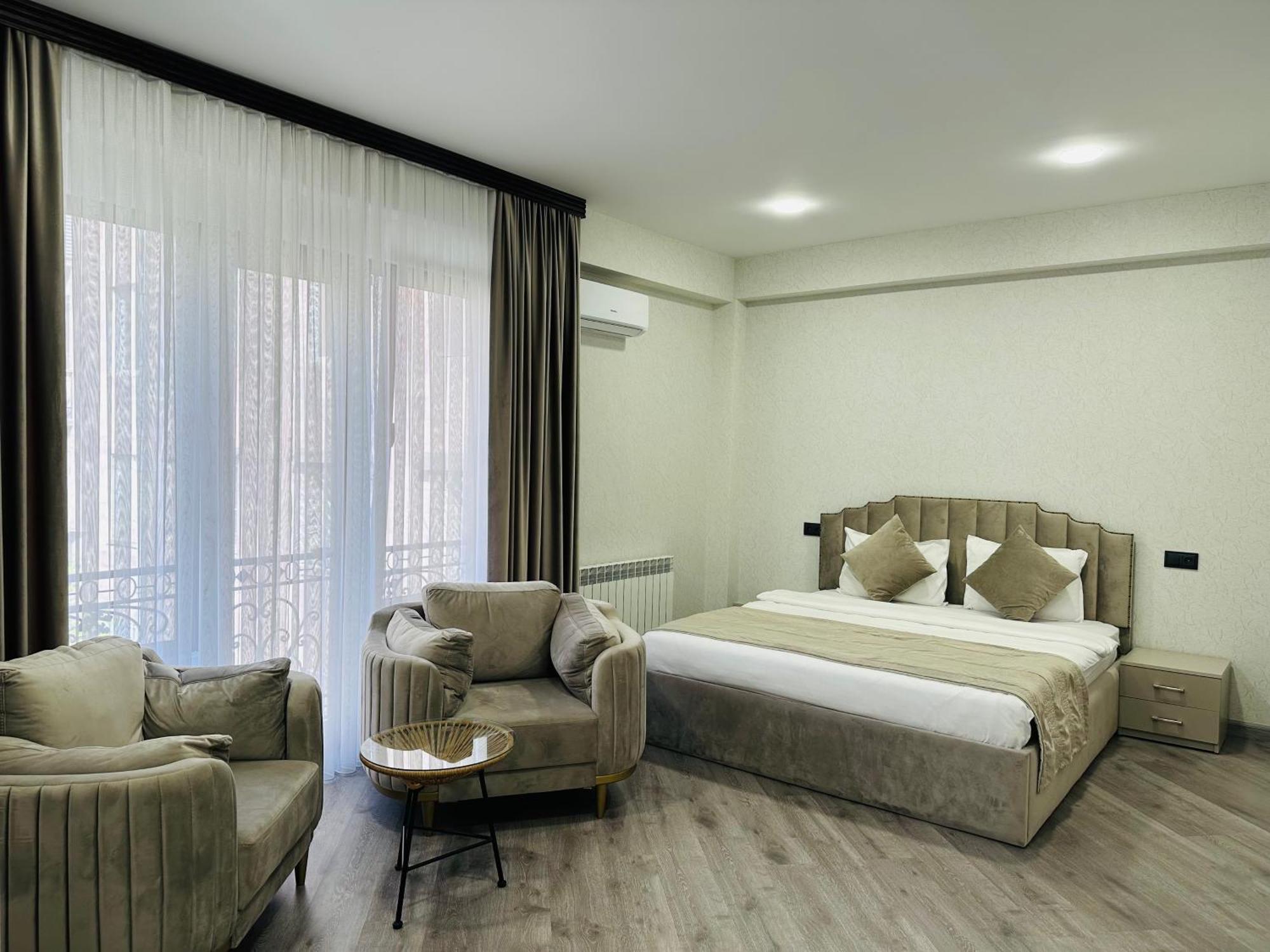 Royal Renaysance Hotel Yerevan Room photo
