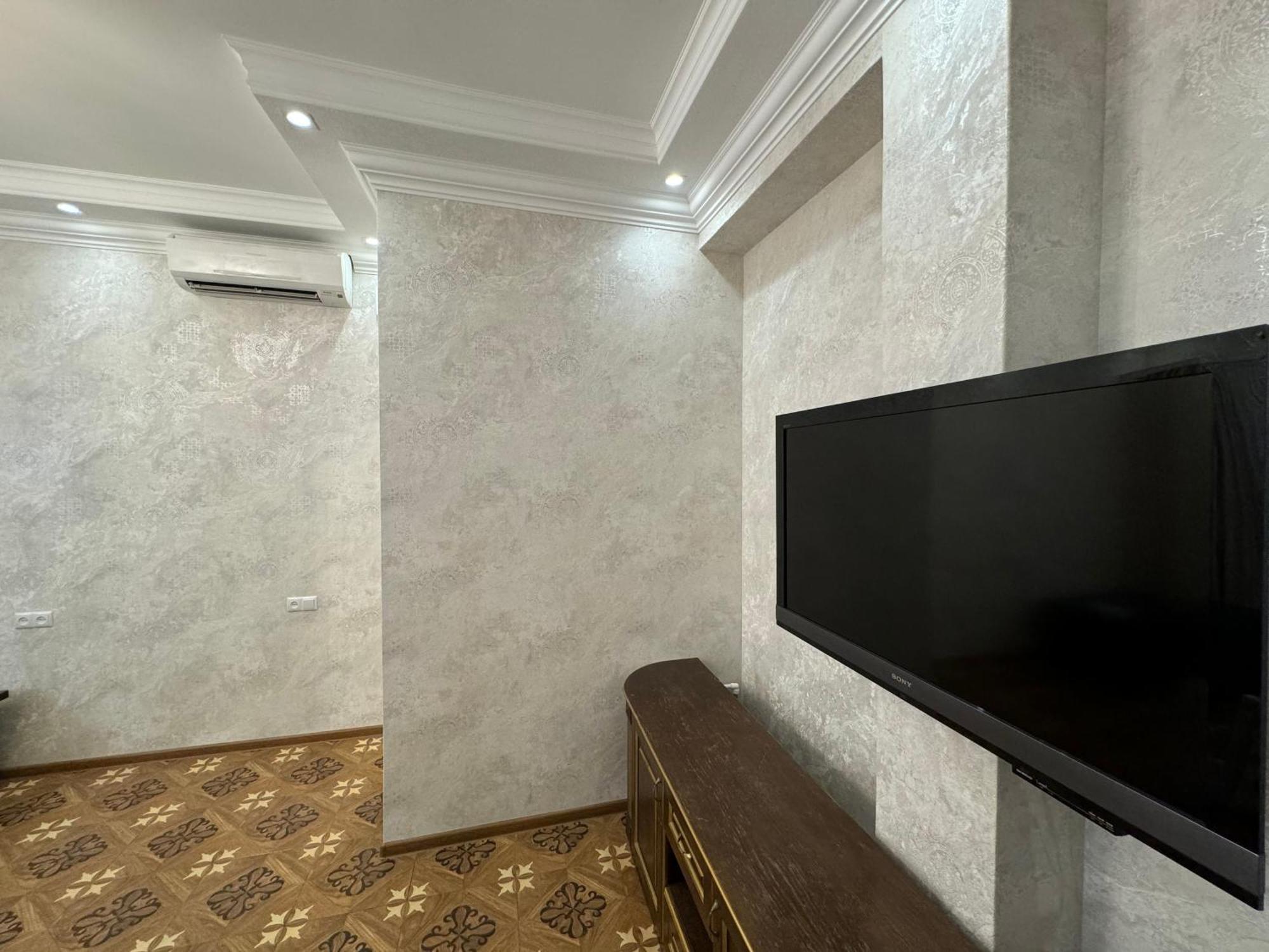 Royal Renaysance Hotel Yerevan Room photo